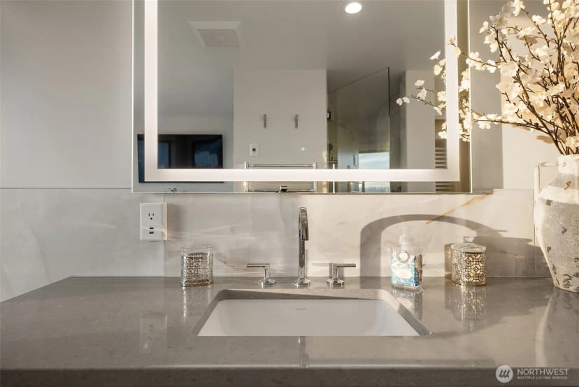 Property photo for 247 E Lake Sammamish Parkway Se, Sammamish photo 21