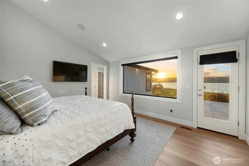 Property photo for 247 E Lake Sammamish Parkway Se, Sammamish photo 19