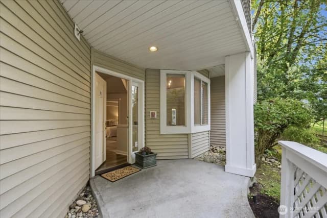 Property photo for 16015 67th Lane Ne #1, Kenmore photo 4