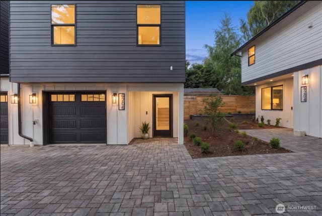 Property photo for 6206 43rd Avenue Ne #b, Seattle