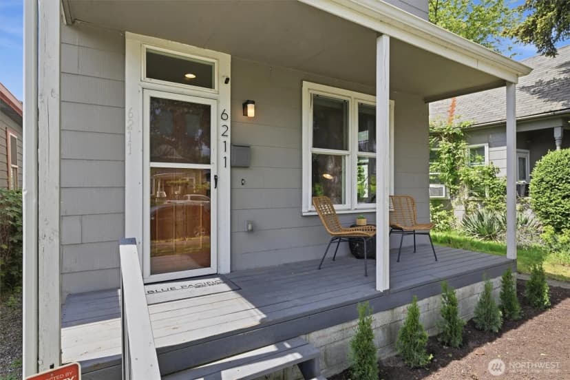 Property photo for 6211 Carleton Avenue S, Seattle photo 2
