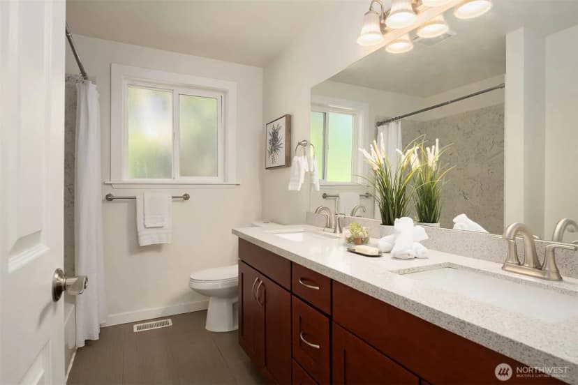 Property photo for 8610 Ne 137th Street, Kirkland photo 14