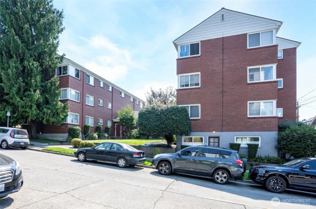Property photo for 4405 Sw Alaska Street #304, Seattle photo 4