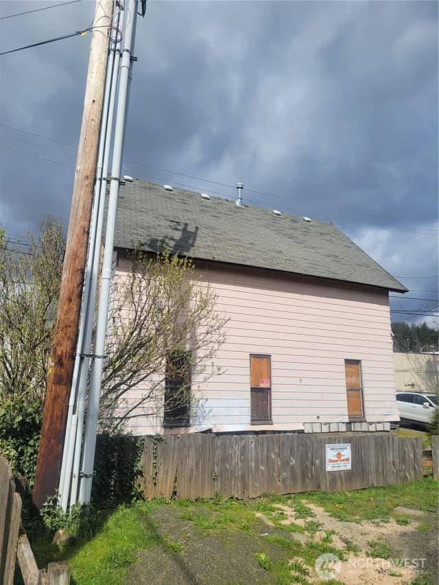 Property photo for 218 S 2nd Street, Shelton photo 3