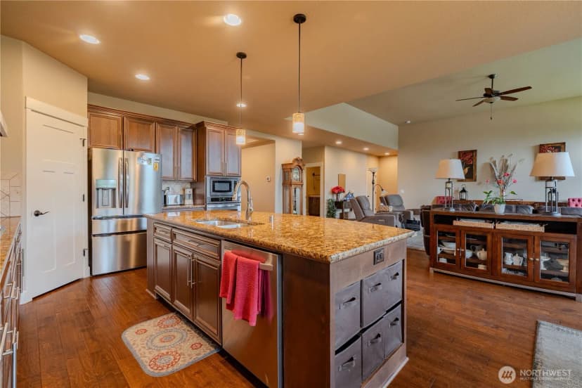 Property photo for 1822 S Dusky Drive, Ridgefield photo 8