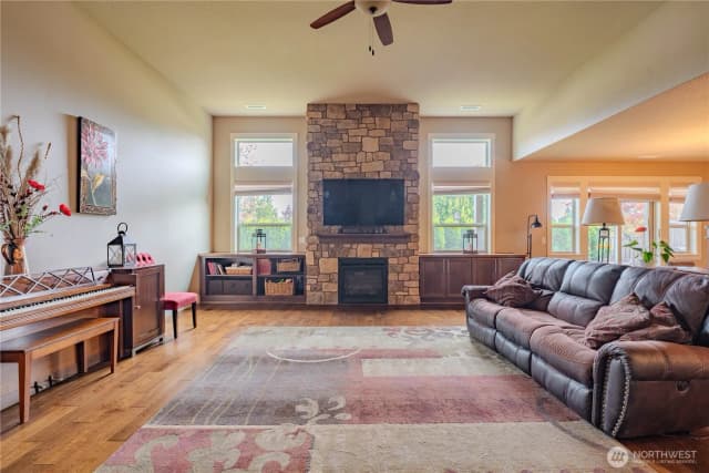 Property photo for 1822 S Dusky Drive, Ridgefield photo 3