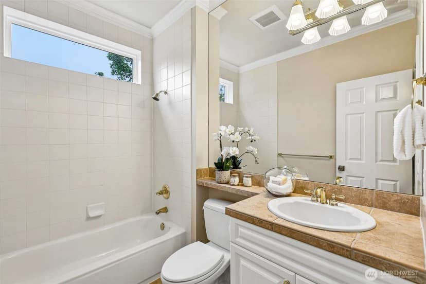 Property photo for 13611 Ne 136th Pl, Kirkland photo 22