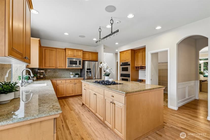 Property photo for 13611 Ne 136th Pl, Kirkland photo 16