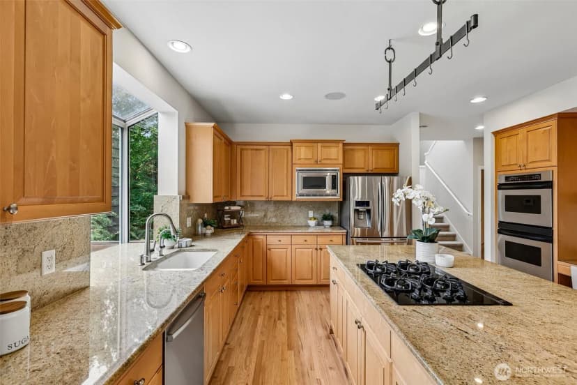 Property photo for 13611 Ne 136th Pl, Kirkland photo 18