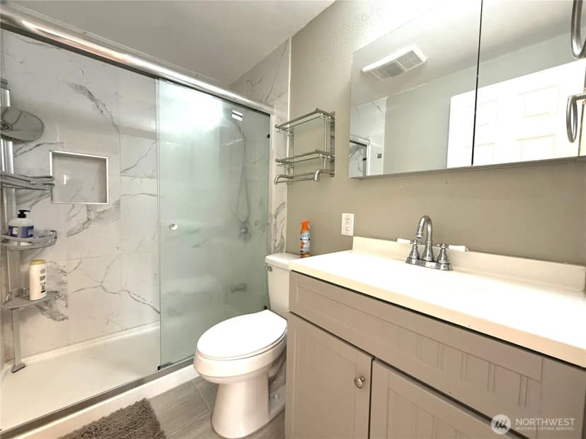 Property photo for 11829 76 Avenue S, Seattle photo 14