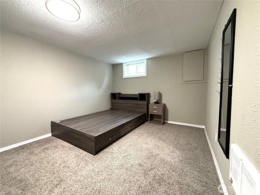 Property photo for 11829 76 Avenue S, Seattle photo 18