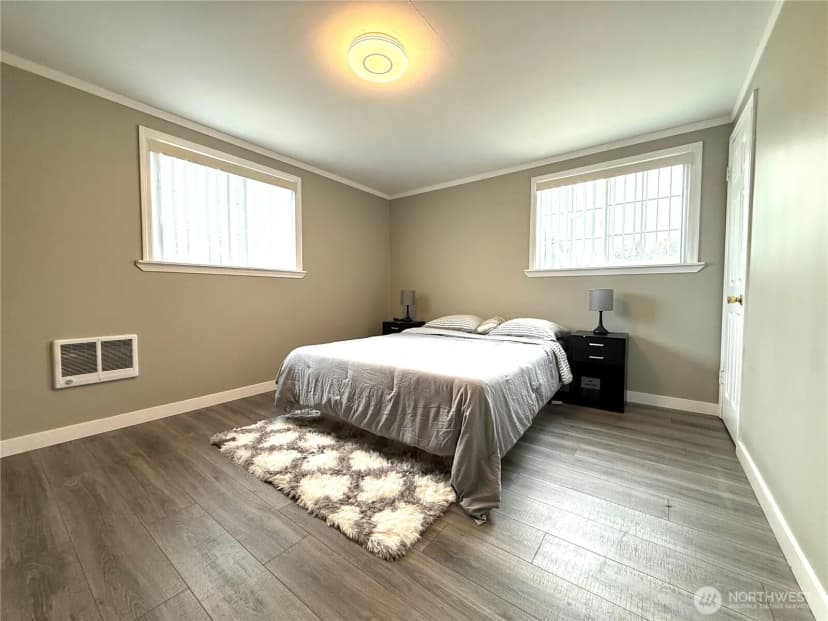 Property photo for 11829 76 Avenue S, Seattle photo 12