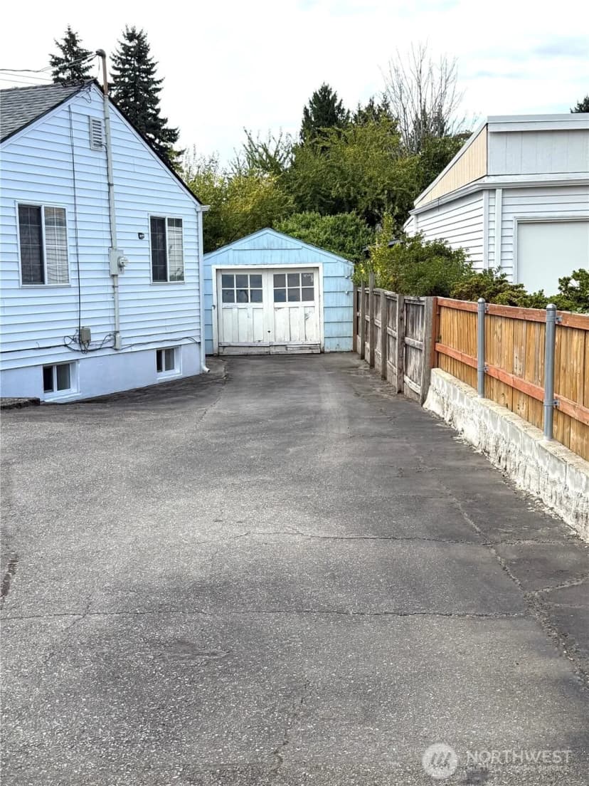Property photo for 11829 76 Avenue S, Seattle photo 26