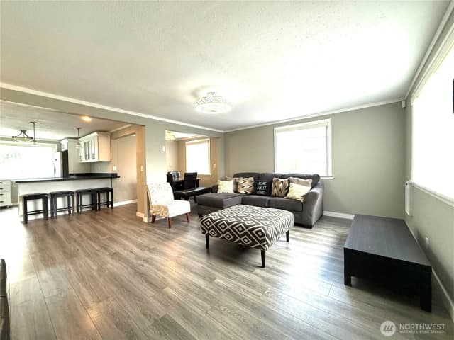 Property photo for 11829 76 Avenue S, Seattle photo 2