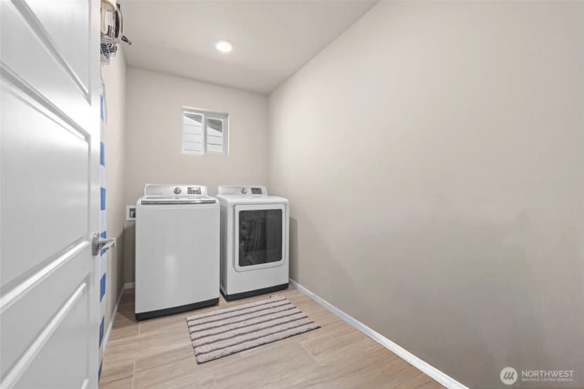 Property photo for 32898 Pine Avenue Se, Black Diamond photo 17