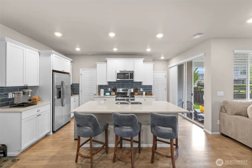 Property photo for 32898 Pine Avenue Se, Black Diamond photo 7