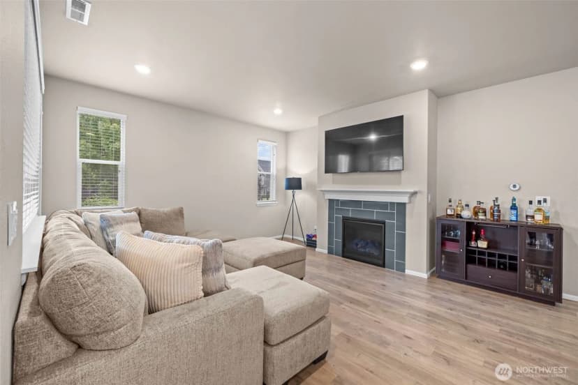 Property photo for 32898 Pine Avenue Se, Black Diamond photo 11