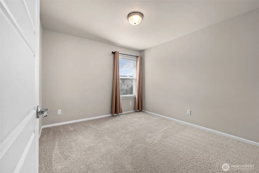 Property photo for 32898 Pine Avenue Se, Black Diamond photo 13