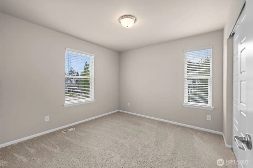 Property photo for 32898 Pine Avenue Se, Black Diamond photo 16