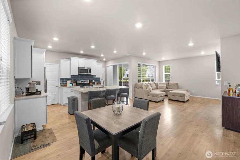 Property photo for 32898 Pine Avenue Se, Black Diamond photo 10