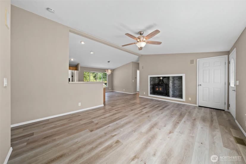 Property photo for 14609 246th Street E, Graham photo 24