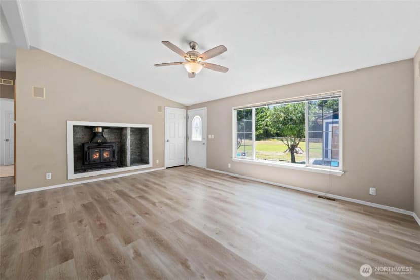 Property photo for 14609 246th Street E, Graham photo 25