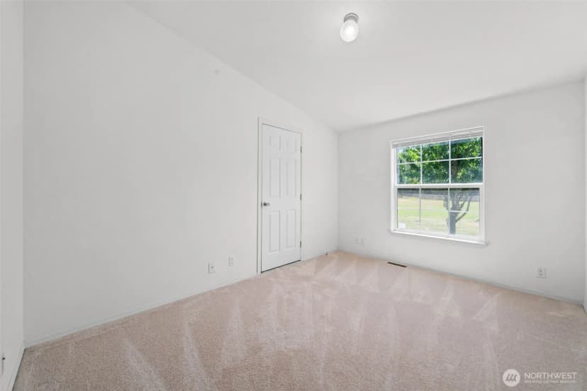 Property photo for 14609 246th Street E, Graham photo 35