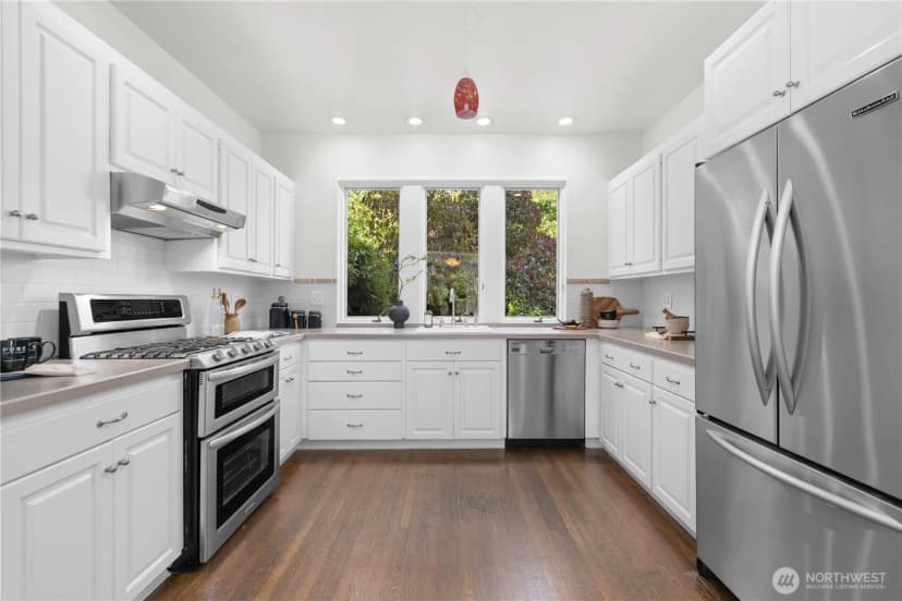 Property photo for 1129 37th Avenue, Seattle photo 11