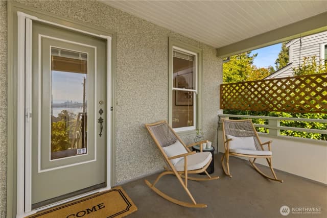 Property photo for 1129 37th Avenue, Seattle photo 2