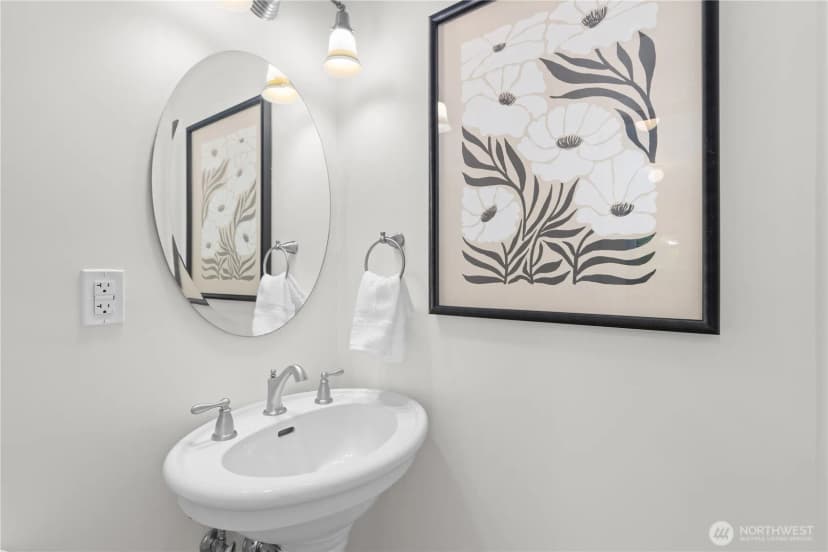 Property photo for 1129 37th Avenue, Seattle photo 14