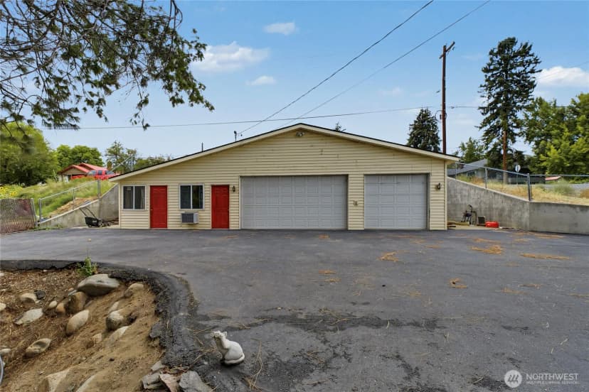Property photo for 779 N 2nd Avenue, Okanogan photo 9