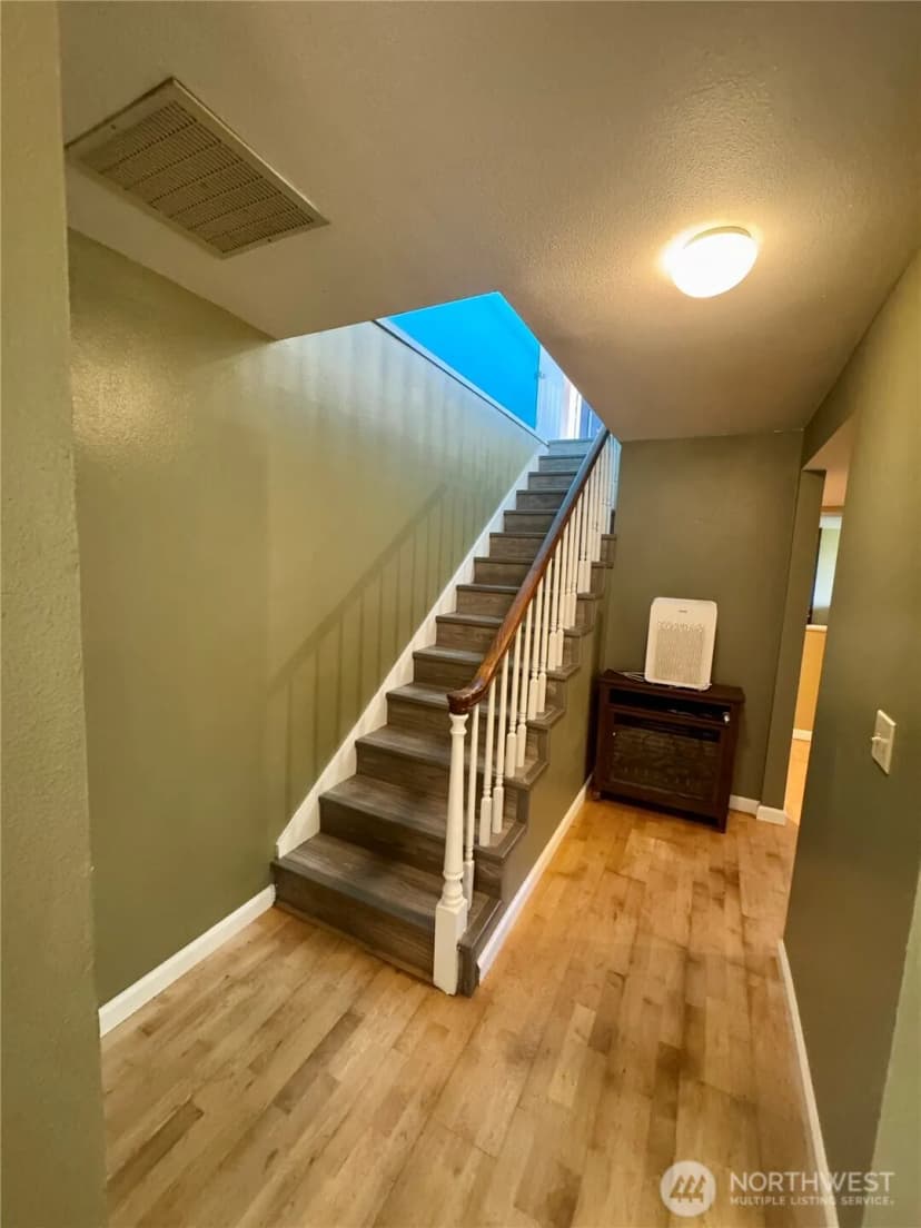 Property photo for 15625 11th Avenue Ne, Arlington photo 20