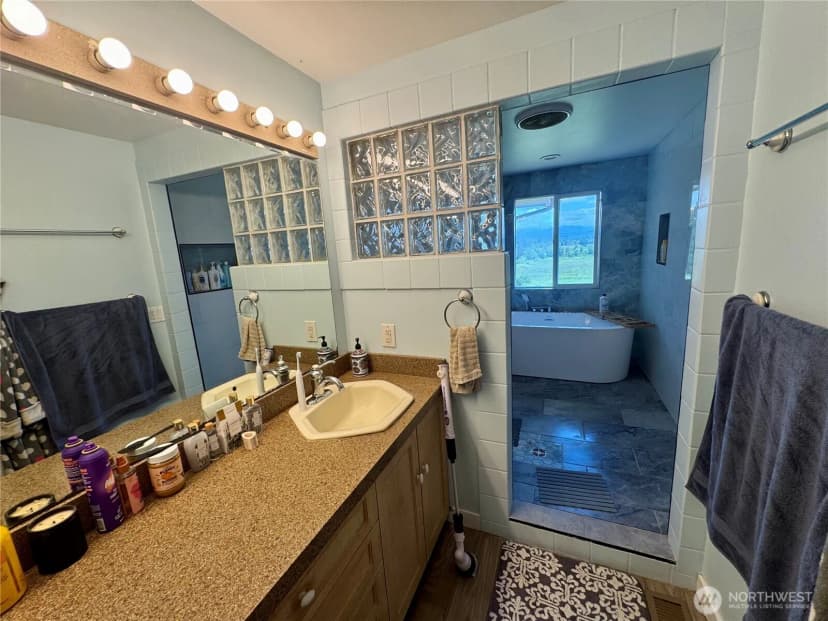 Property photo for 15625 11th Avenue Ne, Arlington photo 23