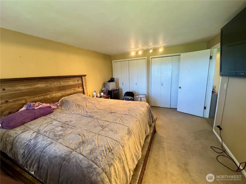 Property photo for 15625 11th Avenue Ne, Arlington photo 27