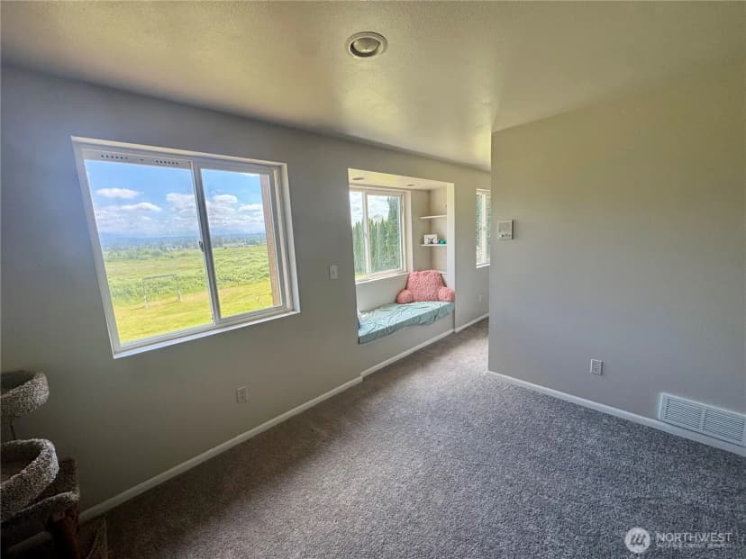 Property photo for 15625 11th Avenue Ne, Arlington photo 28