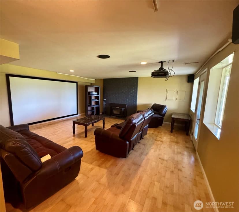 Property photo for 15625 11th Avenue Ne, Arlington photo 15