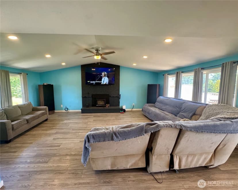 Property photo for 15625 11th Avenue Ne, Arlington photo 11