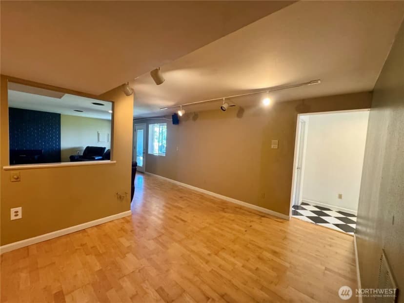 Property photo for 15625 11th Avenue Ne, Arlington photo 19