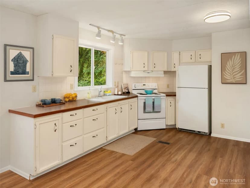 Property photo for 20215 81st Avenue, Vashon photo 8