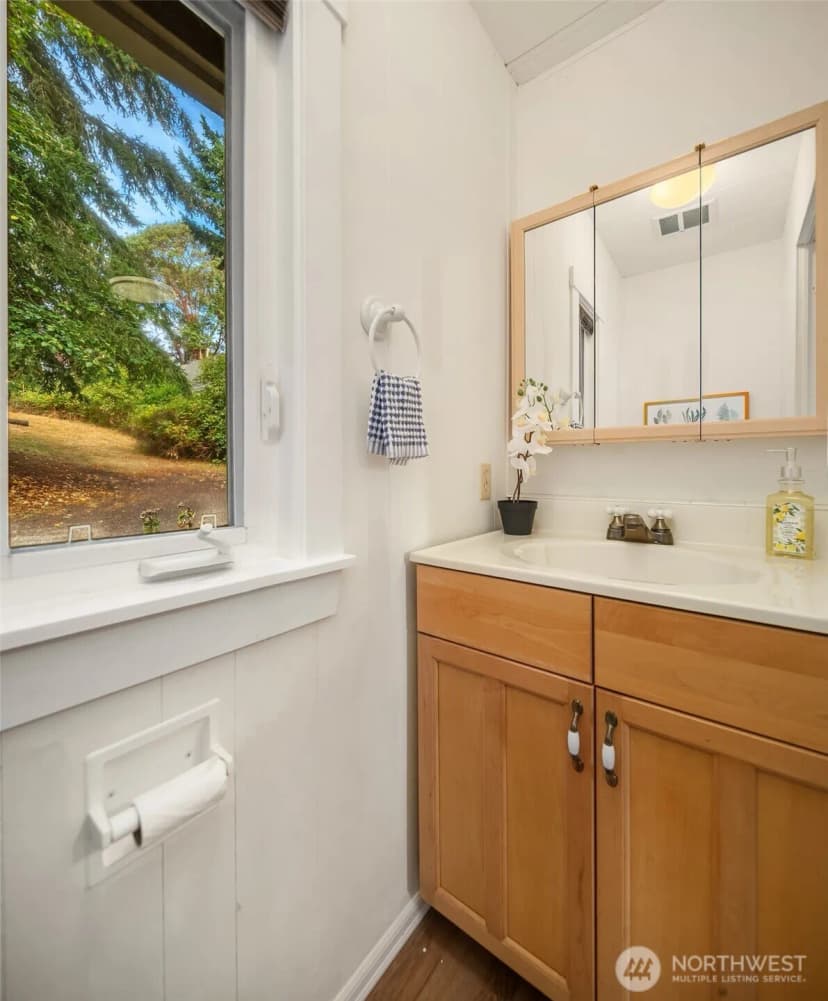 Property photo for 20215 81st Avenue, Vashon photo 13