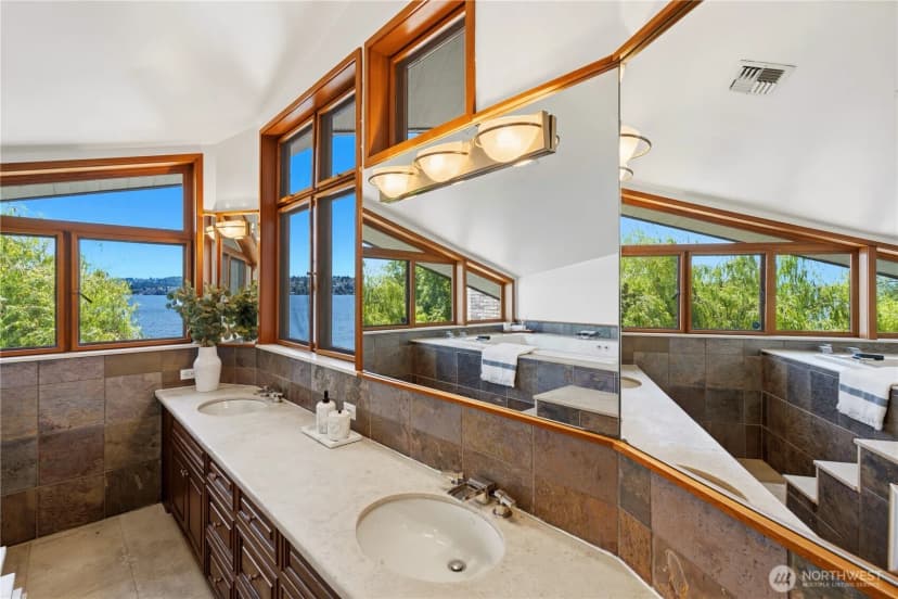 Property photo for 8279 W Mercer Way, Mercer Island photo 21