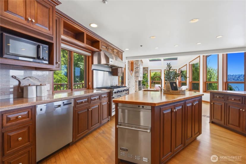 Property photo for 8279 W Mercer Way, Mercer Island photo 15