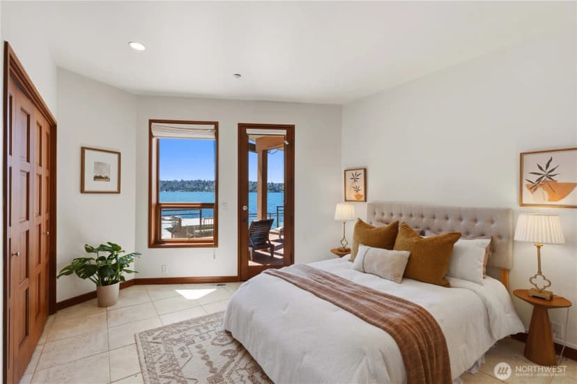 Property photo for 8279 W Mercer Way, Mercer Island photo 36