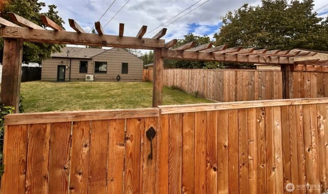 Property photo for 947 20th Avenue, Longview photo 5