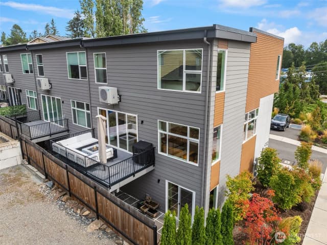 Property photo for 6712 Ne 185th Street #1, Kenmore photo 4