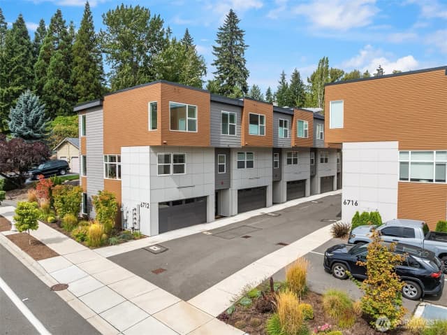 Property photo for 6712 Ne 185th Street #1, Kenmore photo 3