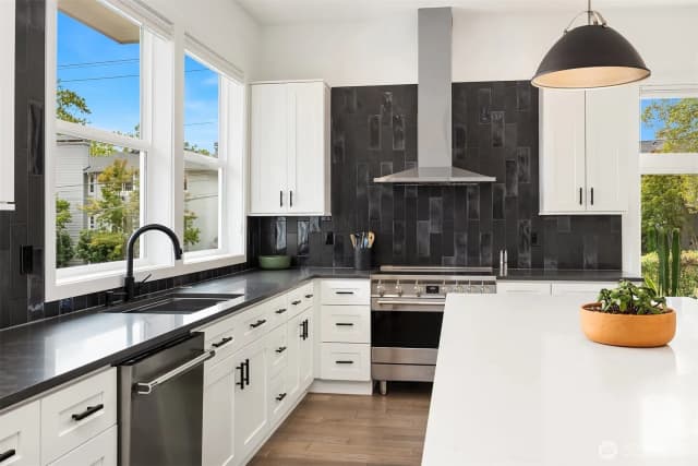 Property photo for 6712 Ne 185th Street #1, Kenmore photo 5