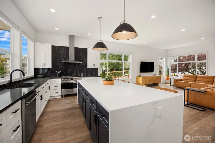 Property photo for 6712 Ne 185th Street #1, Kenmore photo 7