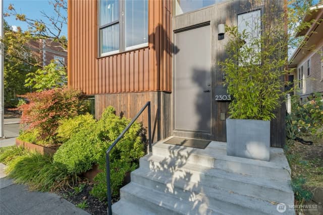 Property photo for 2303 E Alder Street, Seattle photo 2