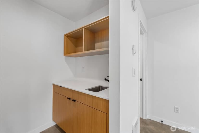 Property photo for 2303 E Alder Street, Seattle photo 30